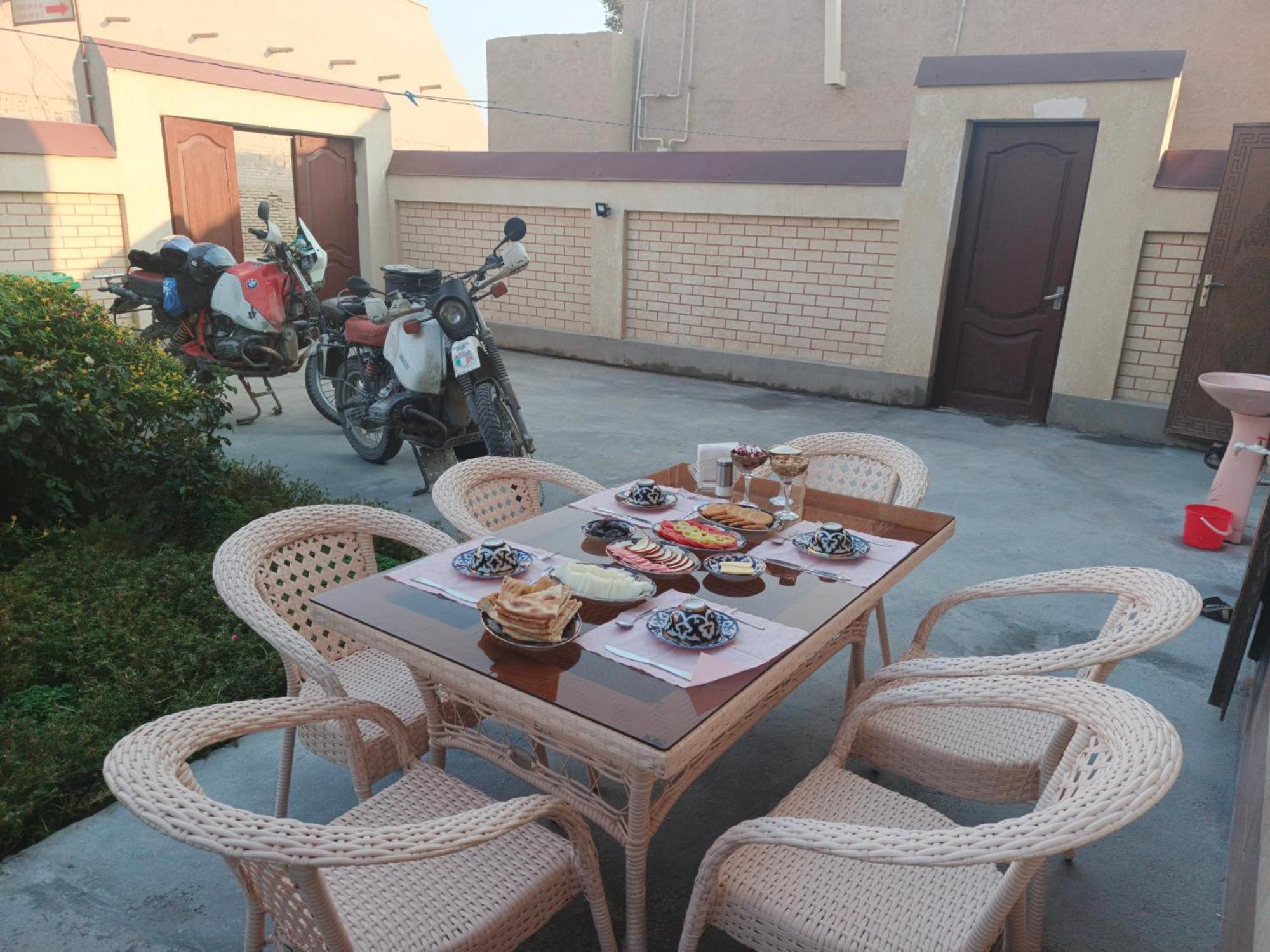 Shodlik Guest House Khiva Exterior photo